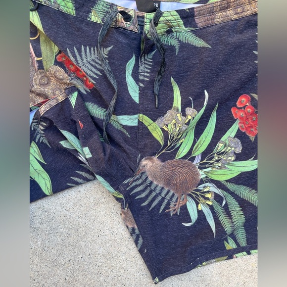 Men's Roark Board Shorts Multicolor Island 31 Surf Floral Beach Swim Activewear - Picture 5 of 15
